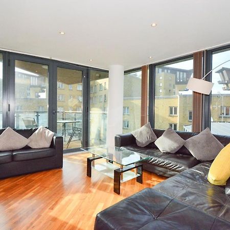 Apartment Wharf - Canary South ลอนดอน ภายนอก รูปภาพ