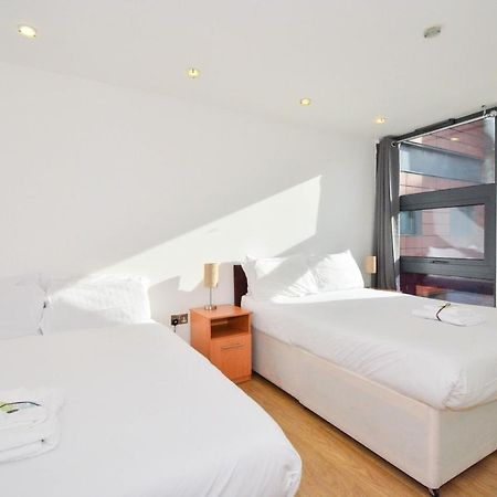 Apartment Wharf - Canary South ลอนดอน ภายนอก รูปภาพ