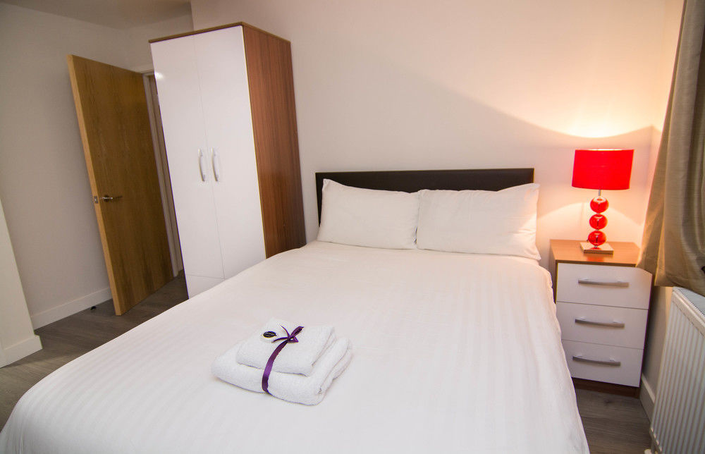 Apartment Wharf - Canary South ลอนดอน ภายนอก รูปภาพ