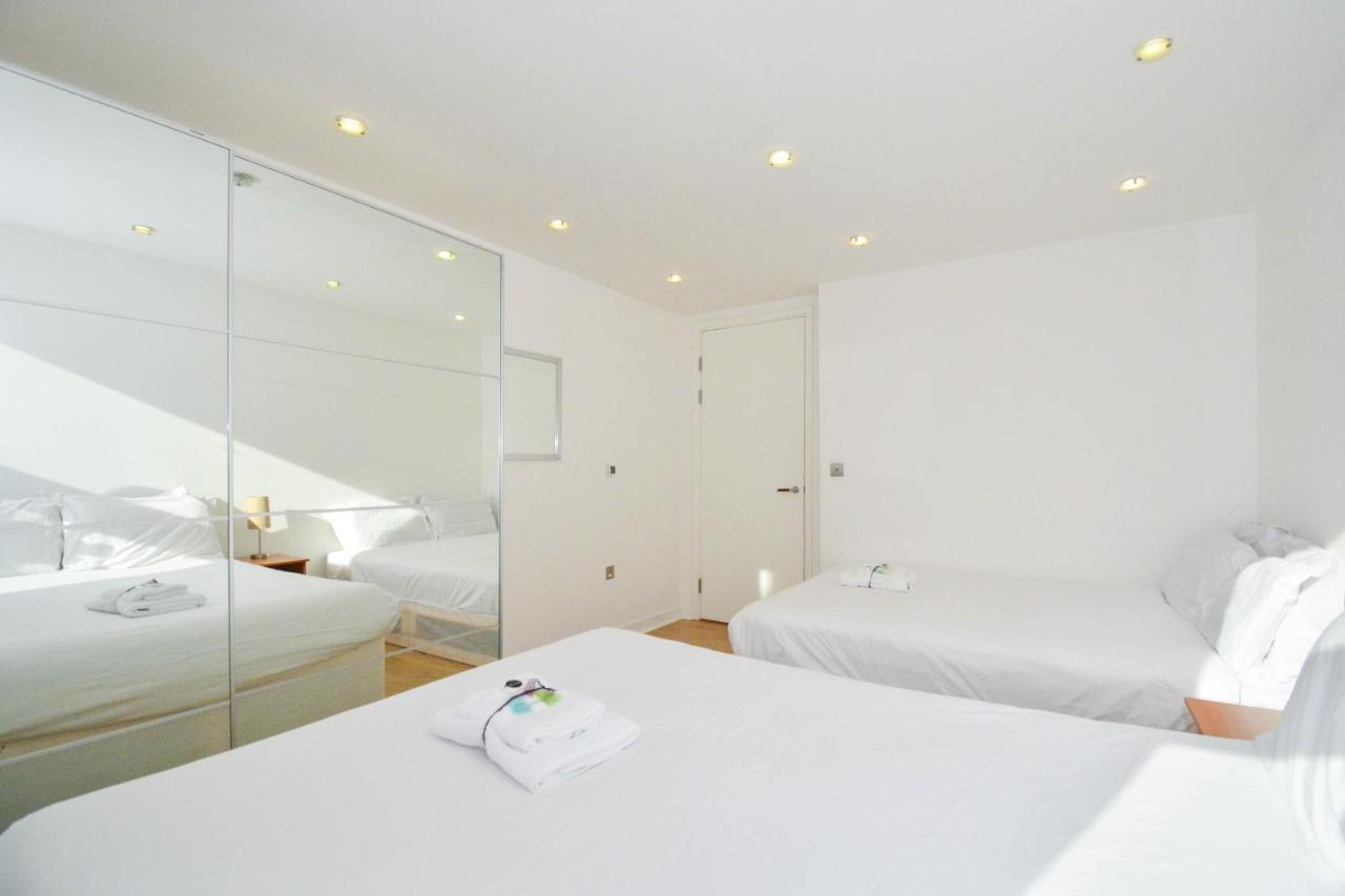 Apartment Wharf - Canary South ลอนดอน ภายนอก รูปภาพ