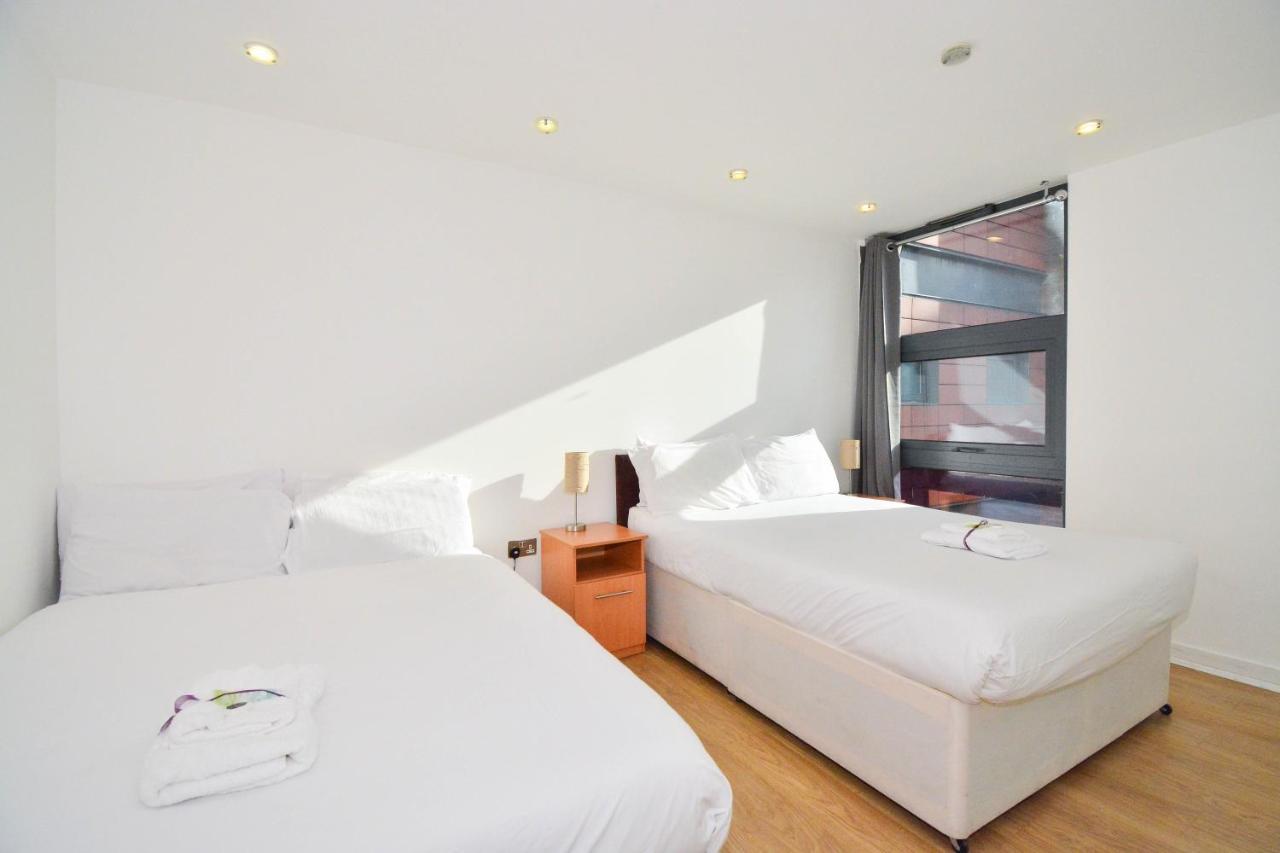 Apartment Wharf - Canary South ลอนดอน ภายนอก รูปภาพ